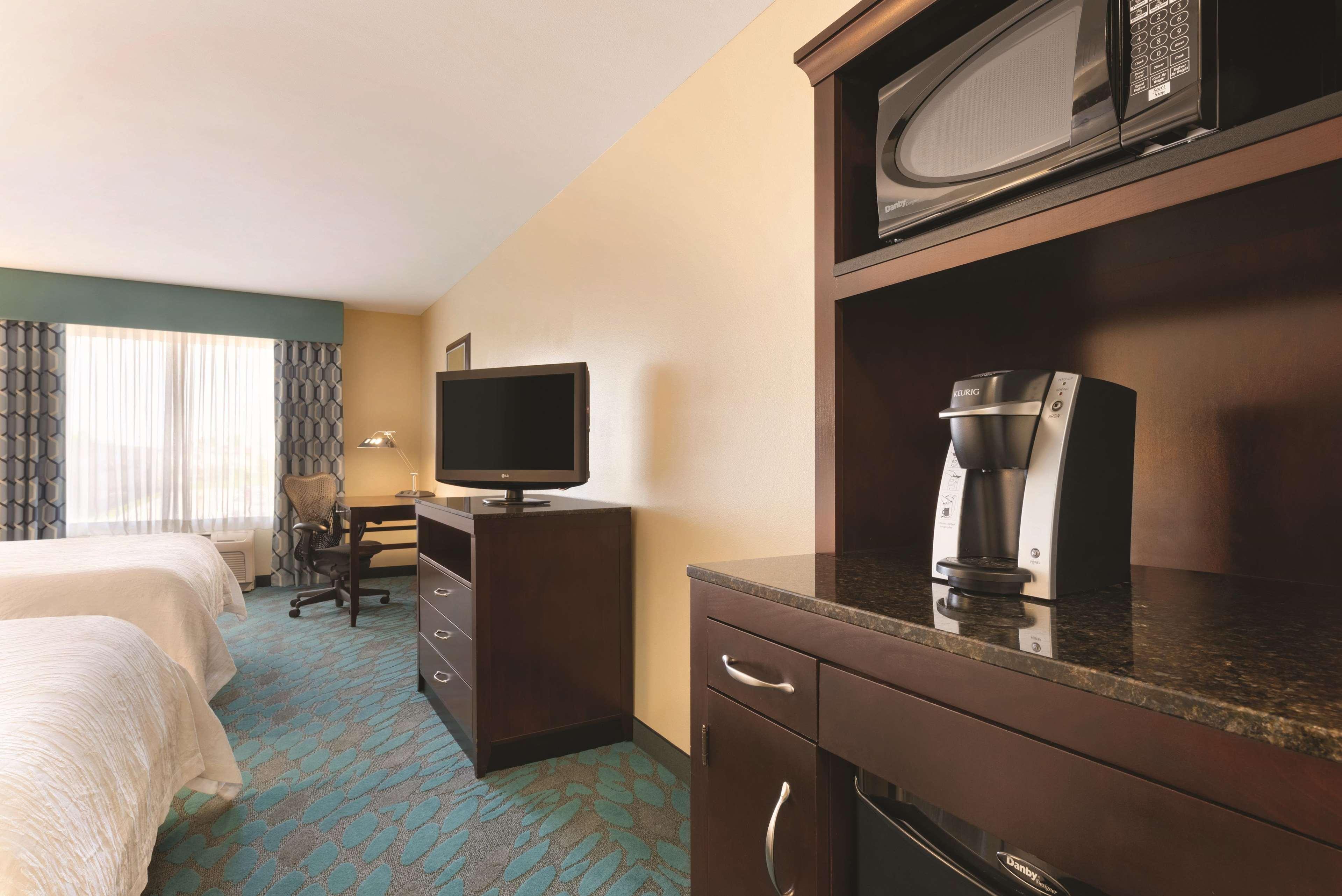 Hilton Garden Inn Fargo Exteriör bild