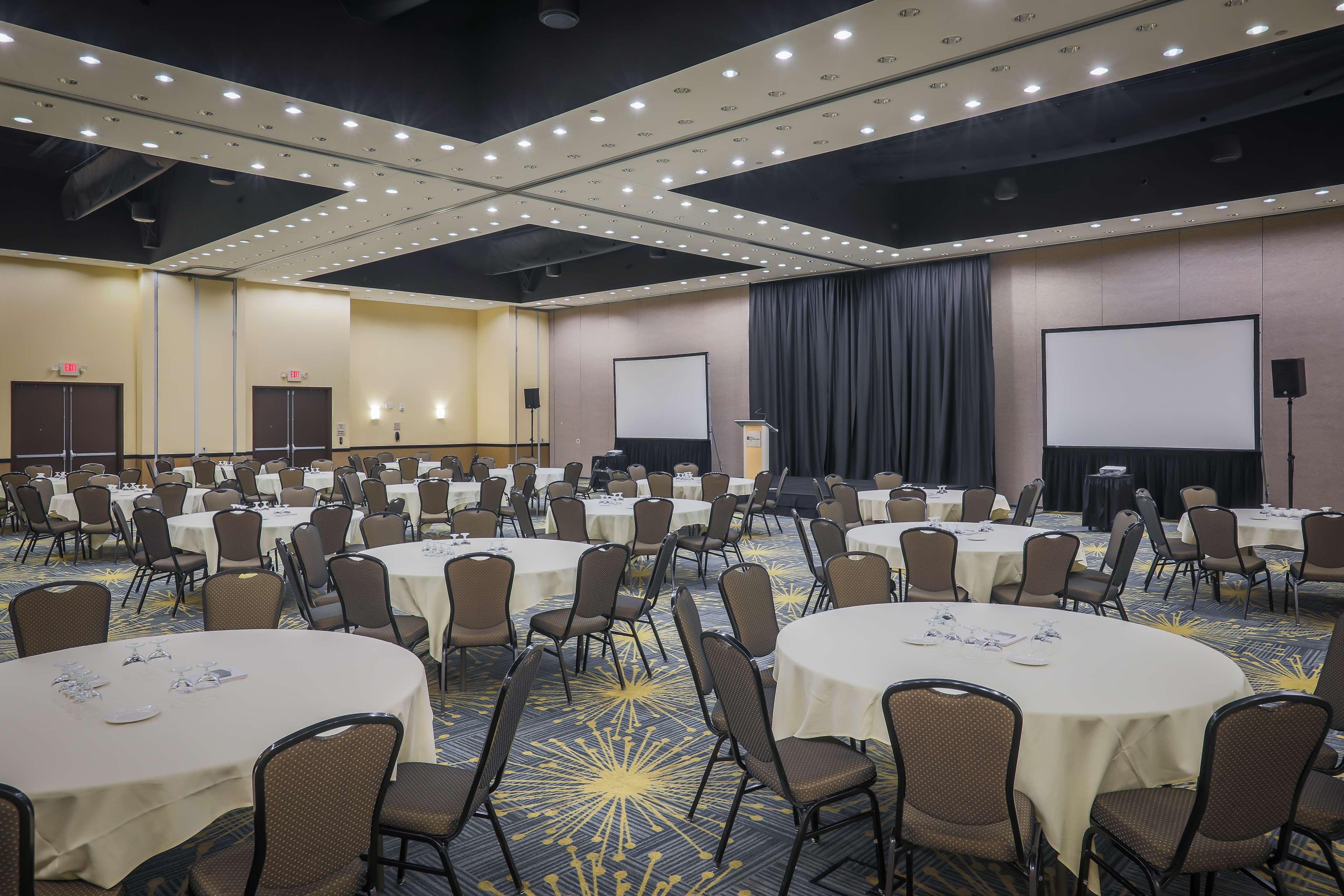 Hilton Garden Inn Fargo Exteriör bild